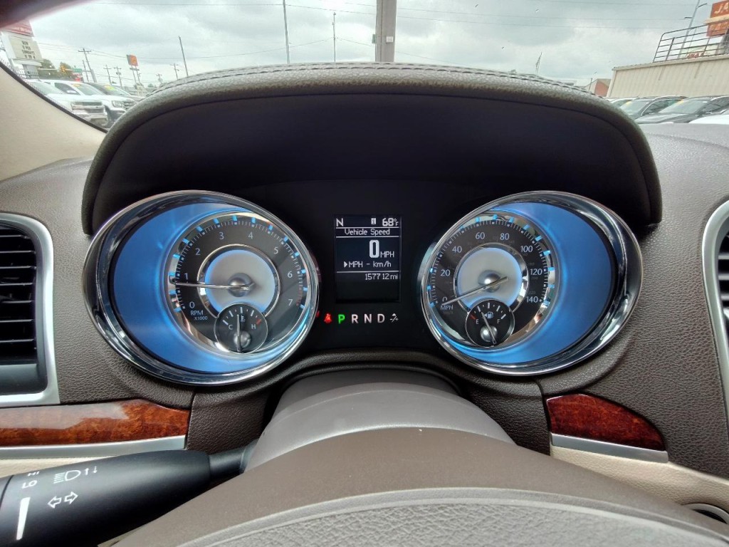 2011 Chrysler 300 Image 20