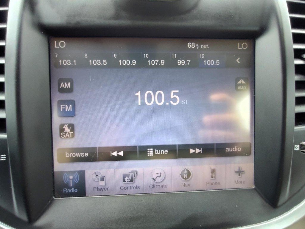 2011 Chrysler 300 Image 24