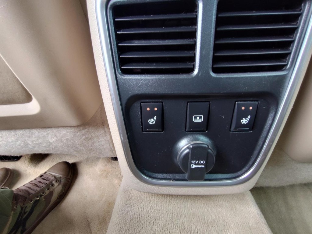 2011 Chrysler 300 Image 38