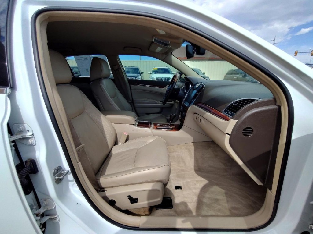 2011 Chrysler 300 Image 44
