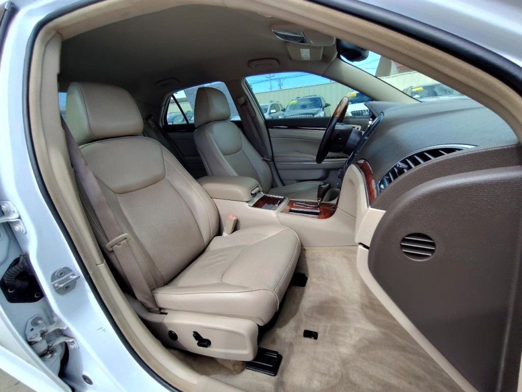 2011 Chrysler 300 Image 45