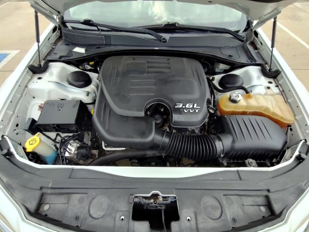 2011 Chrysler 300 Image 49