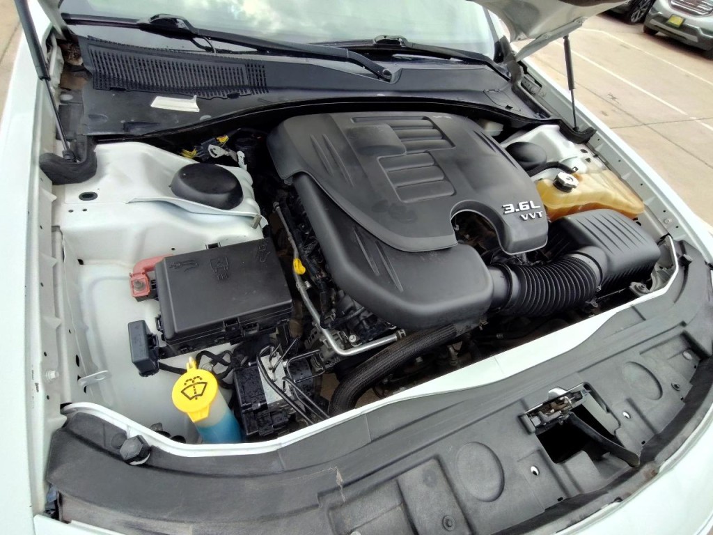 2011 Chrysler 300 Image 50