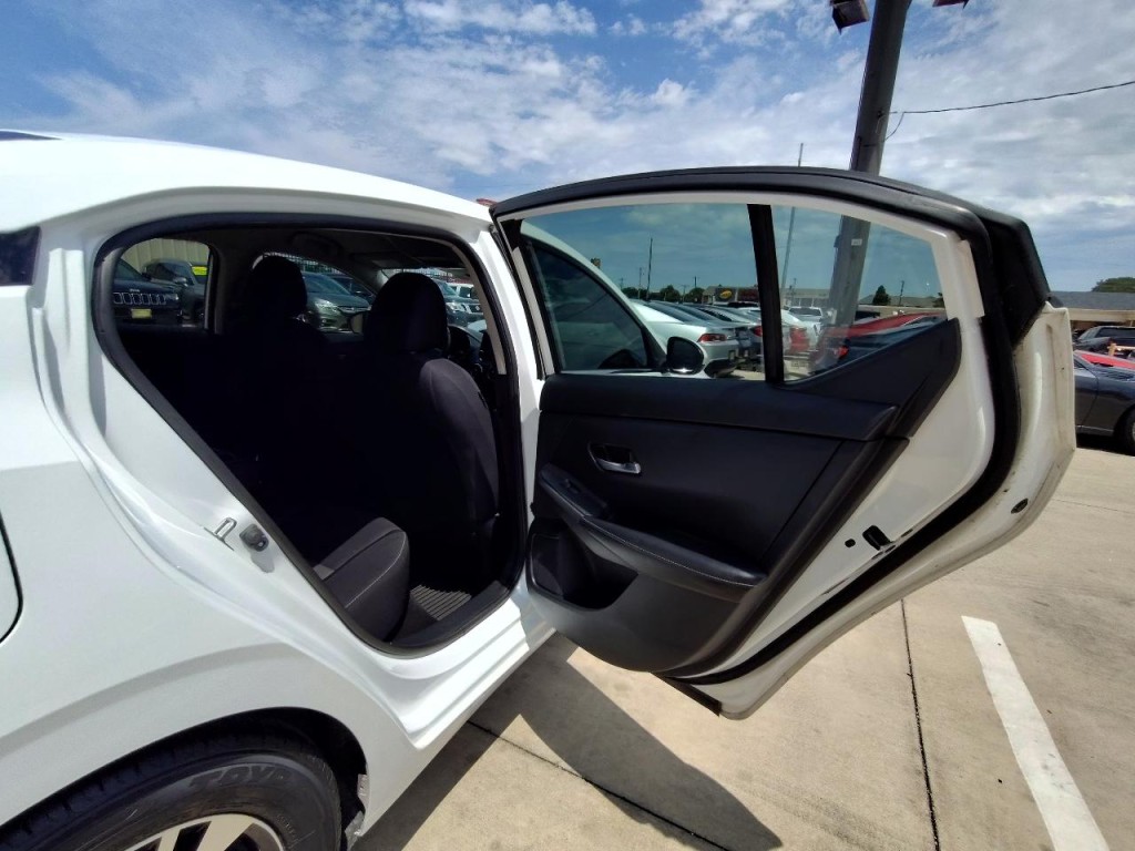 2021 Nissan Sentra Image 36