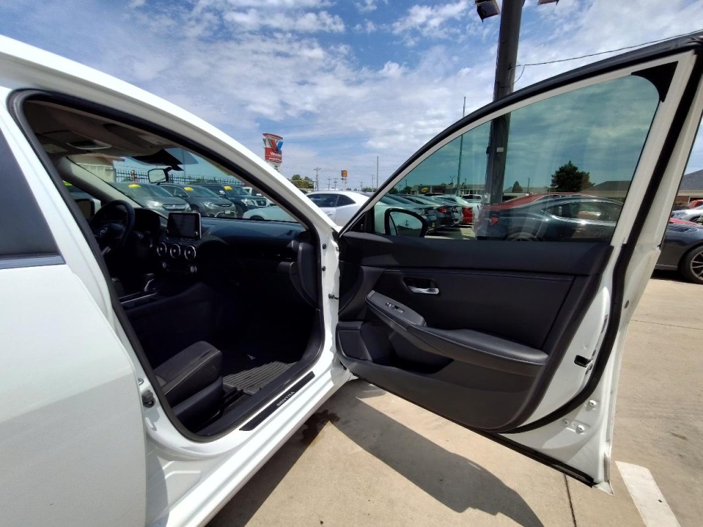 2021 Nissan Sentra Image 40
