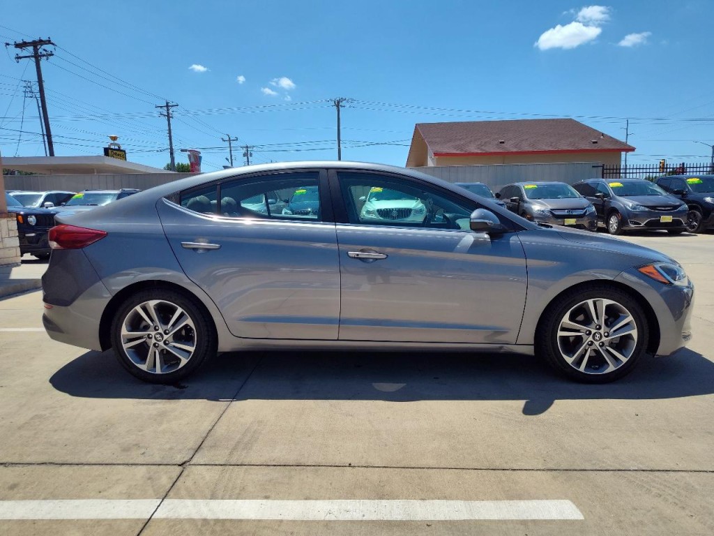 2018 Hyundai Elantra Image 3