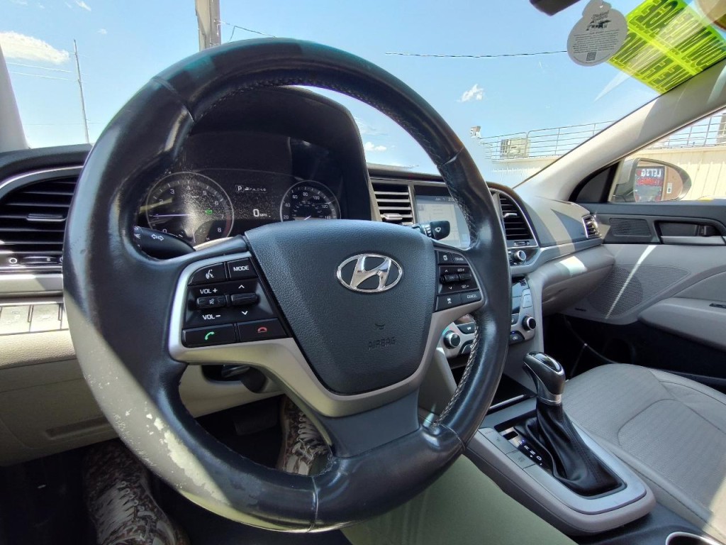2018 Hyundai Elantra Image 18