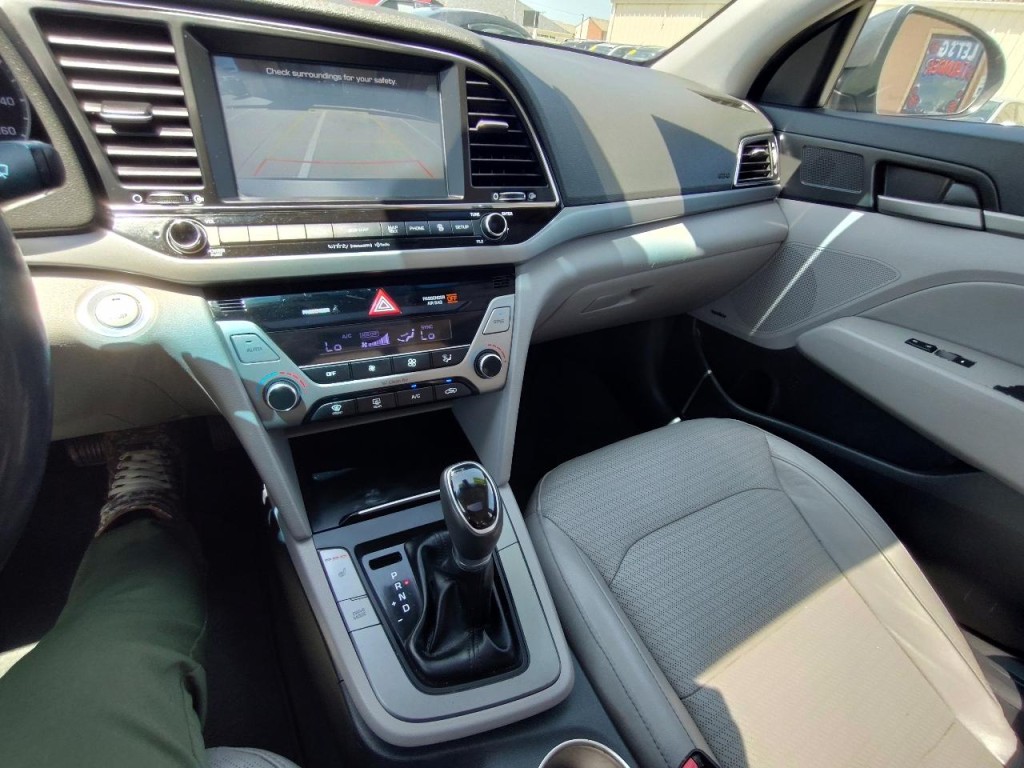 2018 Hyundai Elantra Image 21