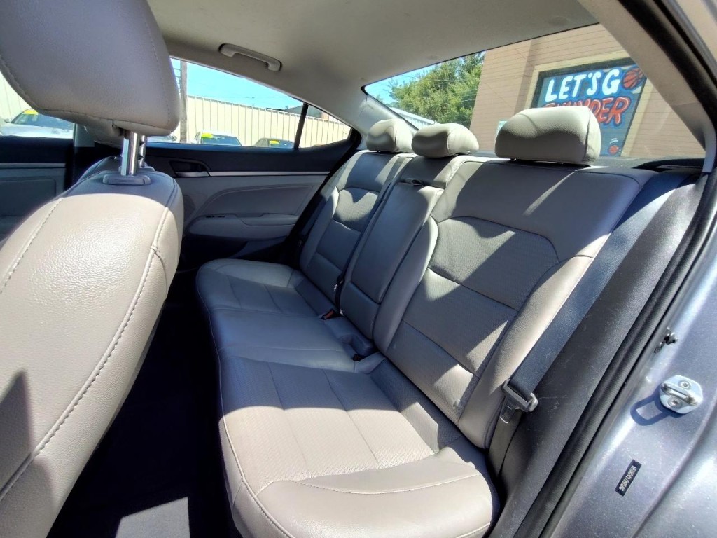 2018 Hyundai Elantra Image 35