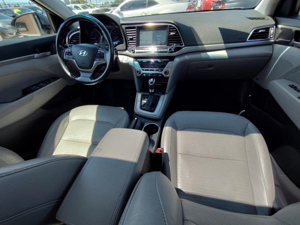 2018 Hyundai Elantra Image 39