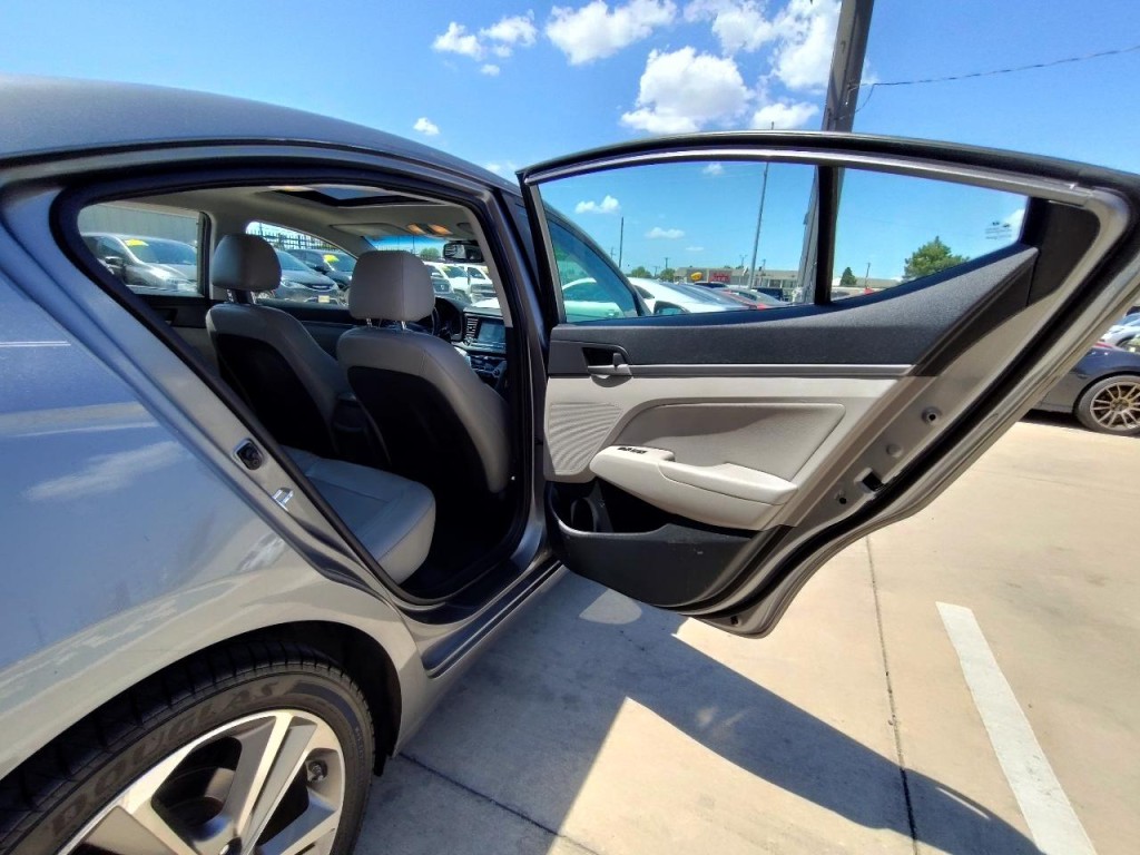 2018 Hyundai Elantra Image 41