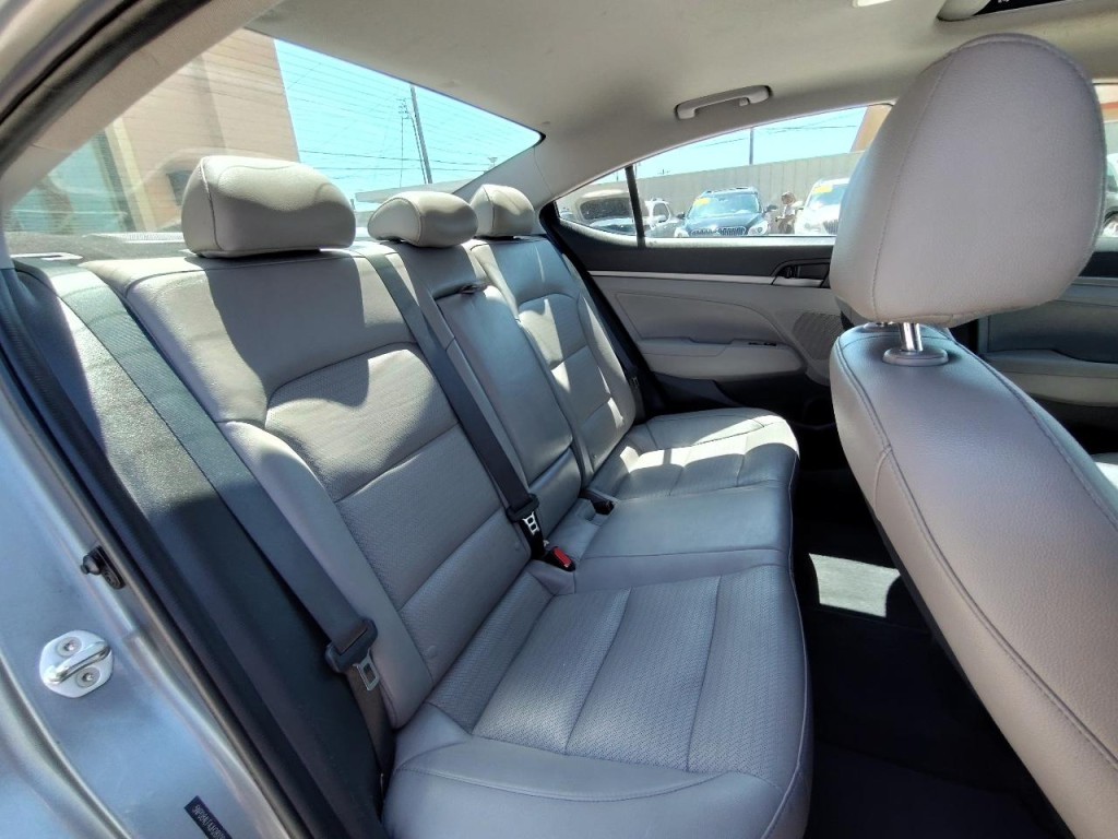 2018 Hyundai Elantra Image 43