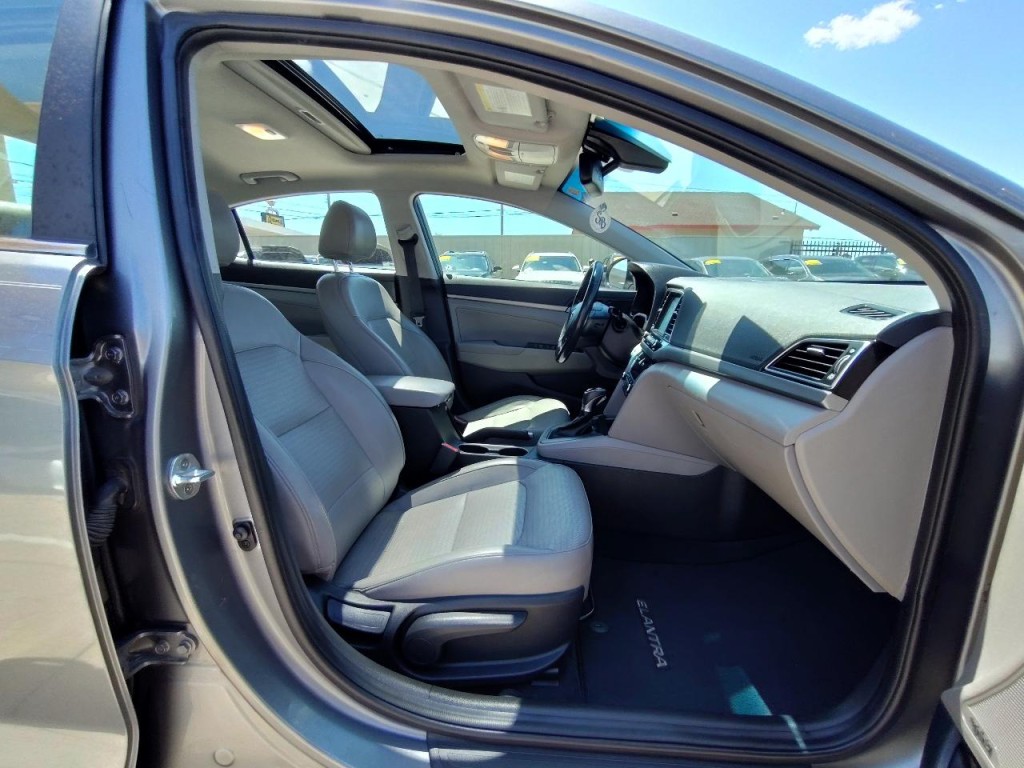 2018 Hyundai Elantra Image 46