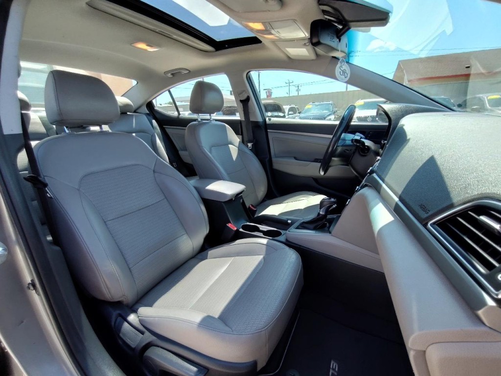 2018 Hyundai Elantra Image 47
