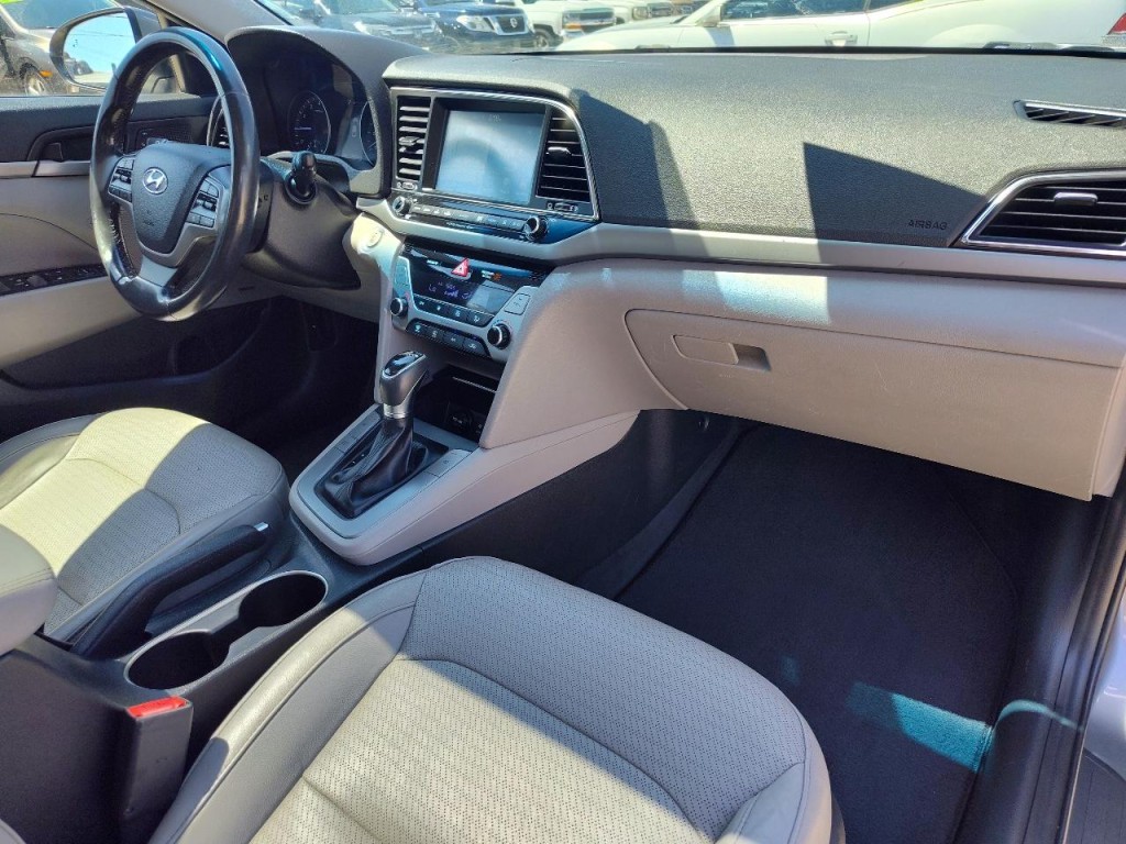 2018 Hyundai Elantra Image 48