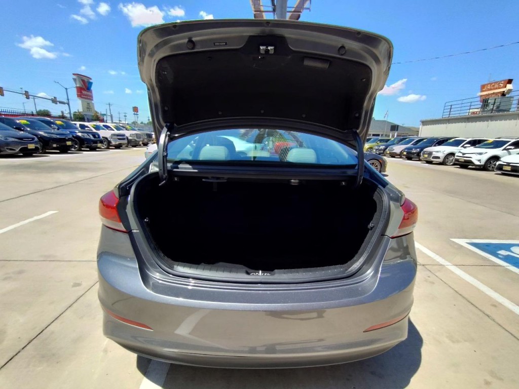 2018 Hyundai Elantra Image 49