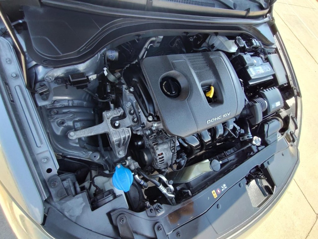 2018 Hyundai Elantra Image 55