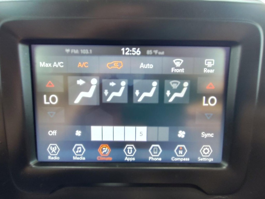 2021 Jeep Renegade Image 26