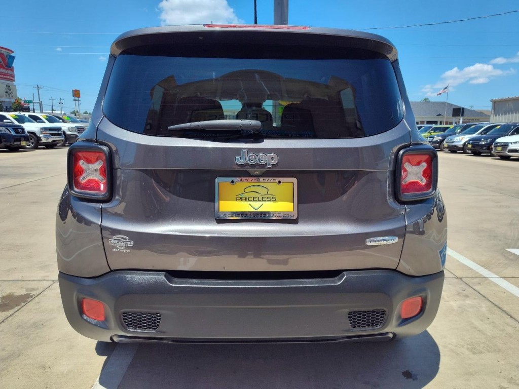 2016 Jeep Renegade Image 5