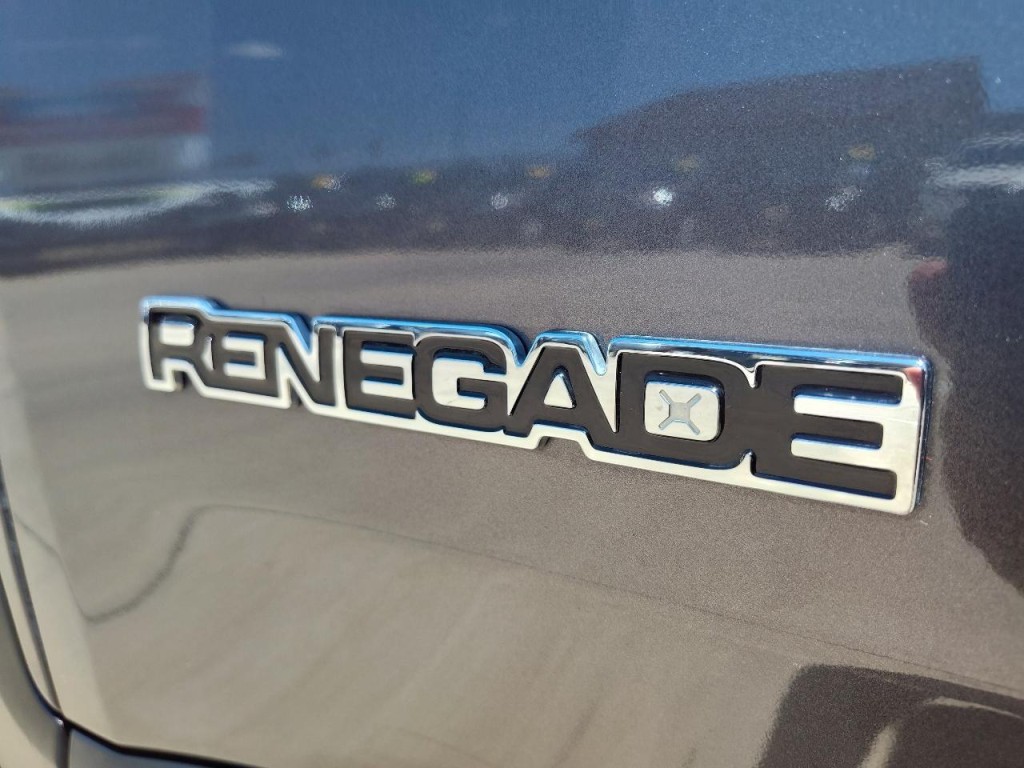 2016 Jeep Renegade Image 11