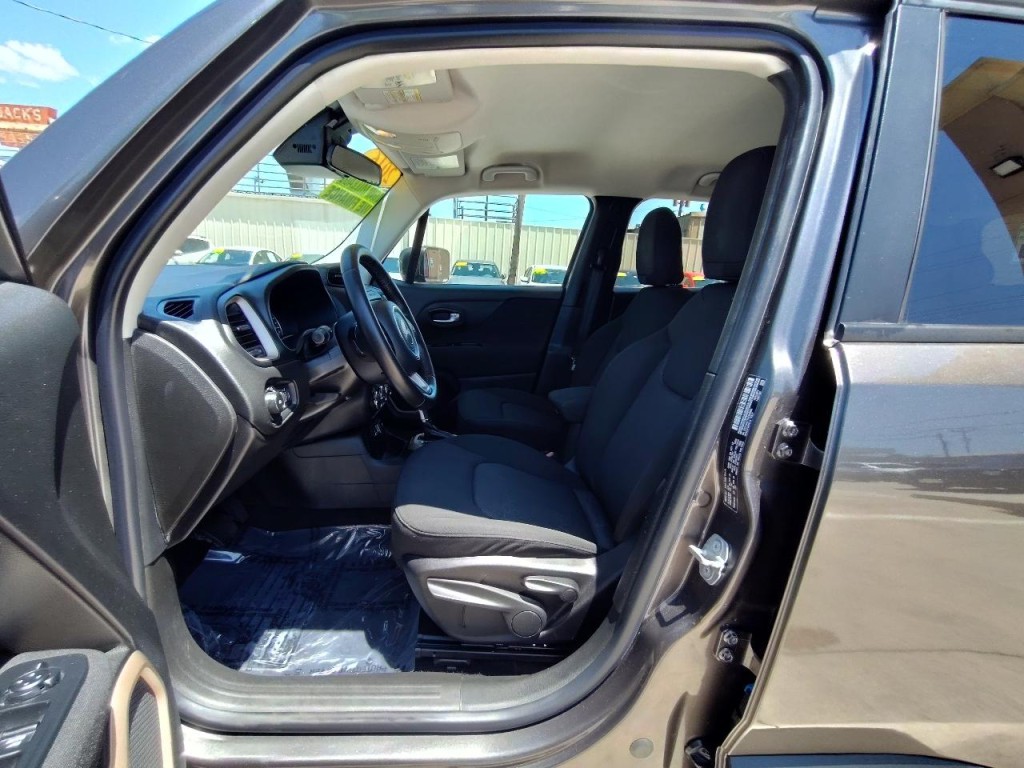 2016 Jeep Renegade Image 16
