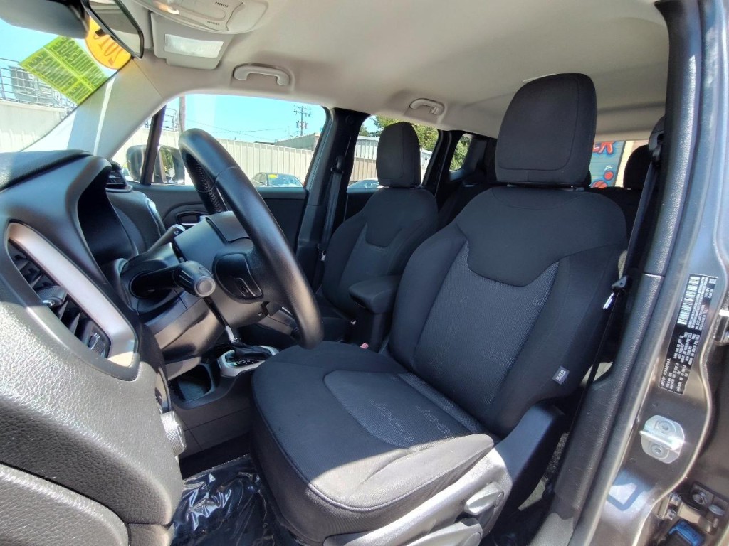 2016 Jeep Renegade Image 17