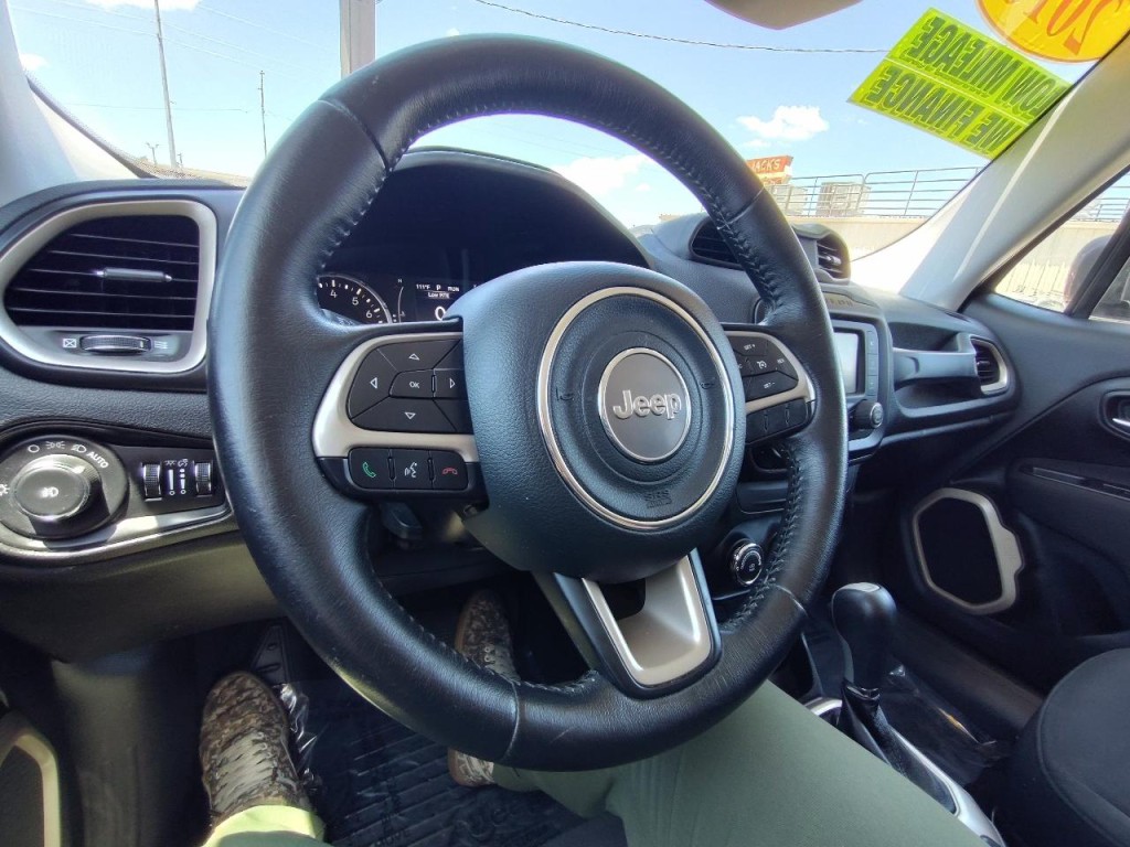 2016 Jeep Renegade Image 20