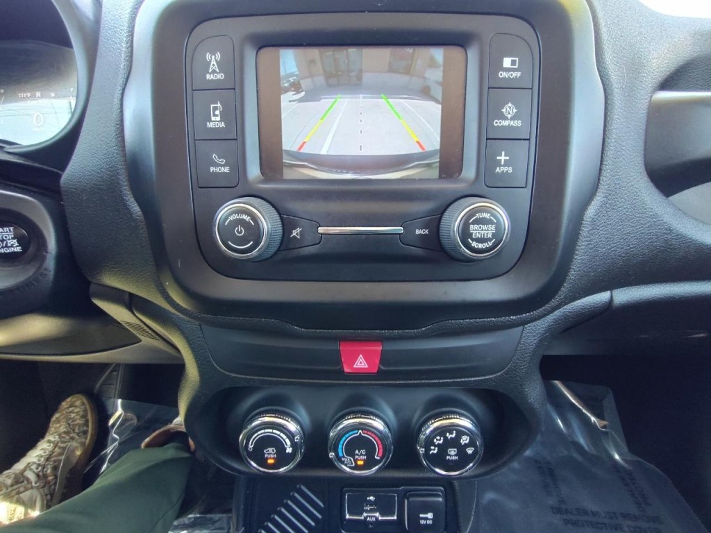 2016 Jeep Renegade Image 25