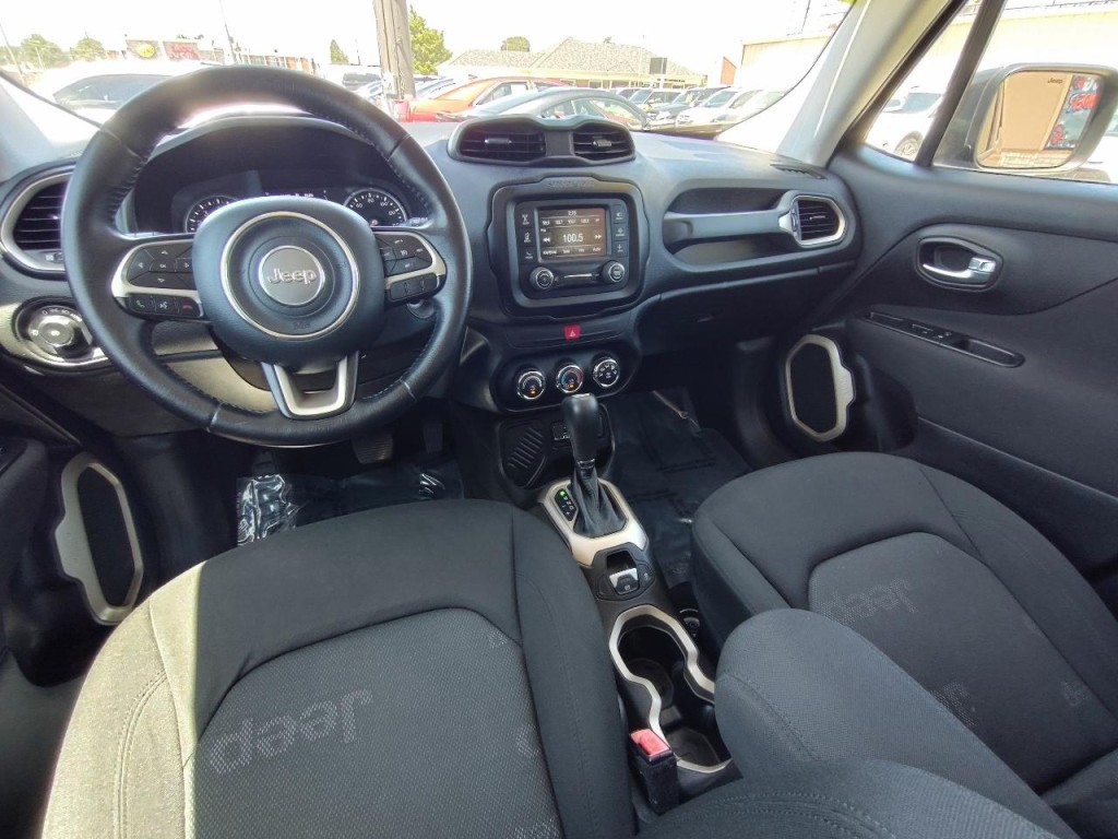 2016 Jeep Renegade Image 38