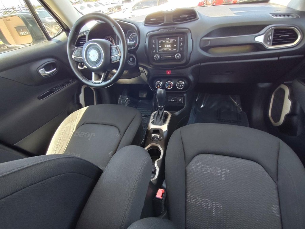2016 Jeep Renegade Image 39