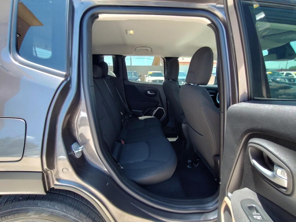 2016 Jeep Renegade Image 40