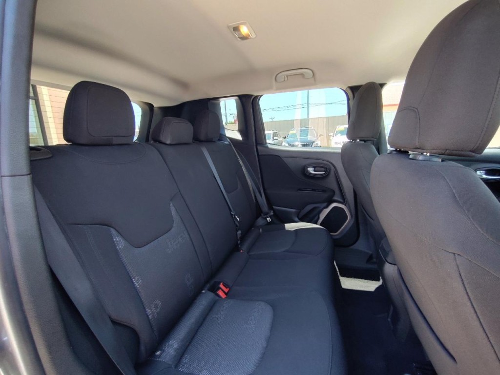 2016 Jeep Renegade Image 41