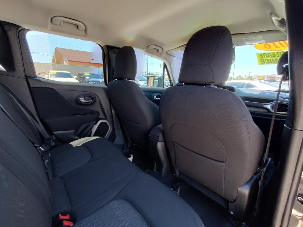 2016 Jeep Renegade Image 42