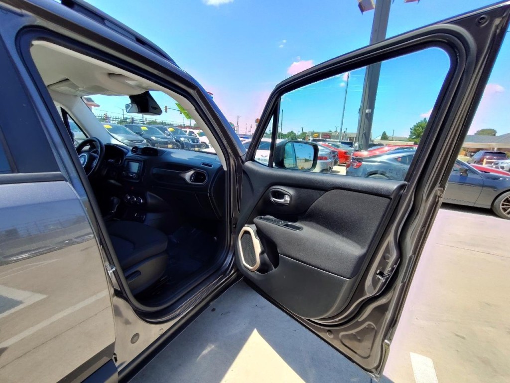 2016 Jeep Renegade Image 43