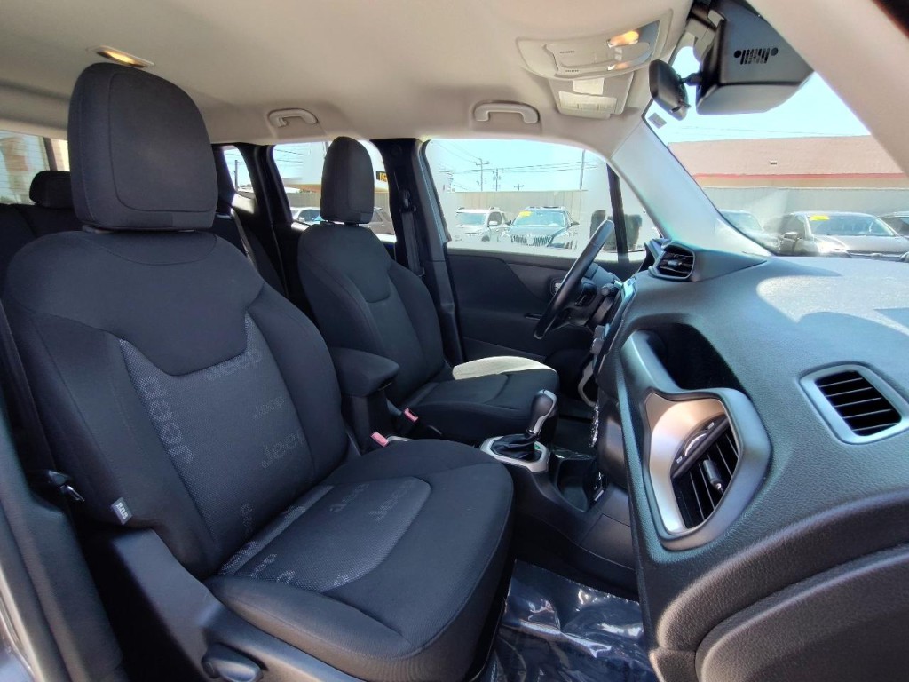 2016 Jeep Renegade Image 45