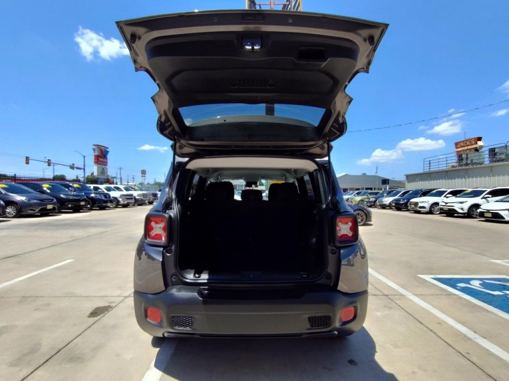 2016 Jeep Renegade Image 47