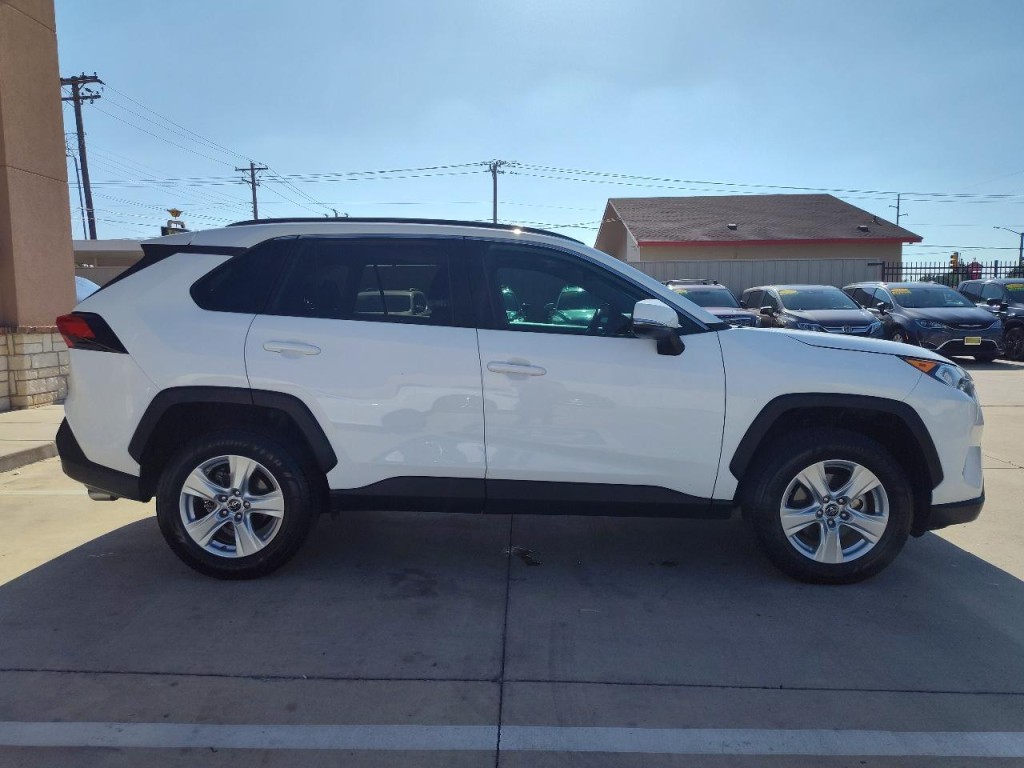 2019 Toyota Rav4 Image 3