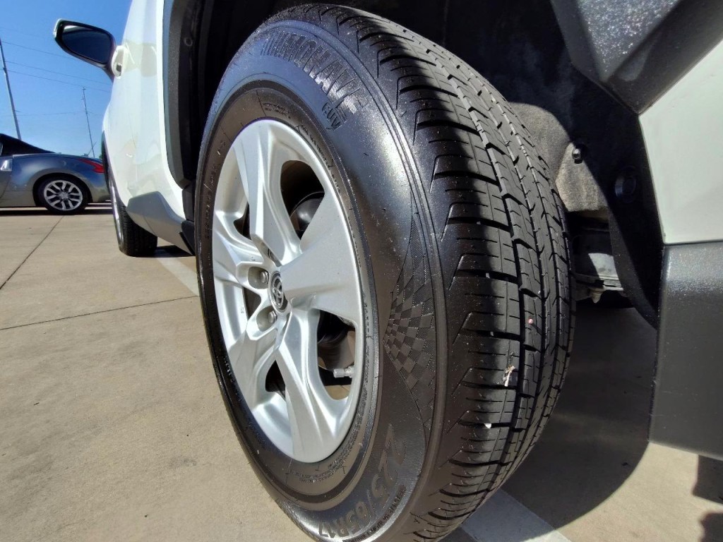 2019 Toyota Rav4 Image 11