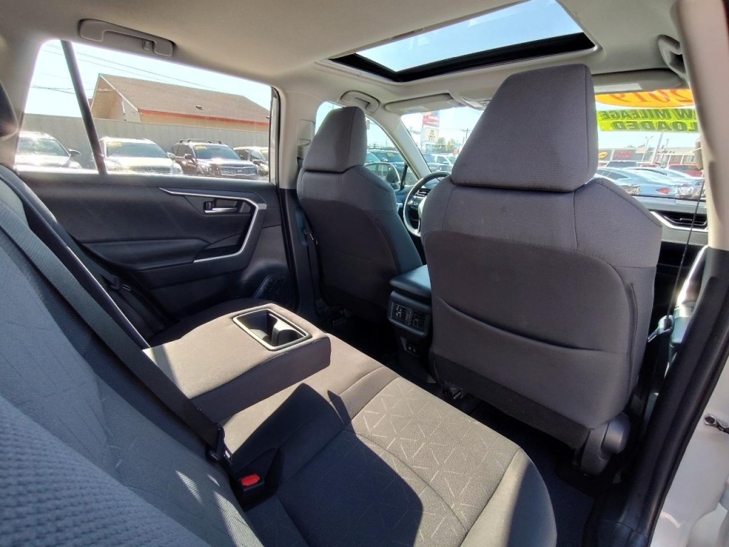 2019 Toyota Rav4 Image 38