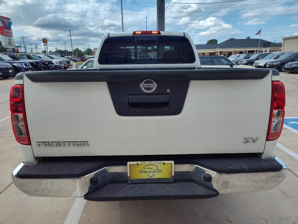2017 Nissan Frontier Image 5