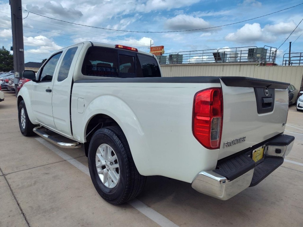 2017 Nissan Frontier Image 6