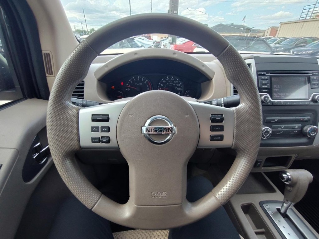 2017 Nissan Frontier Image 17