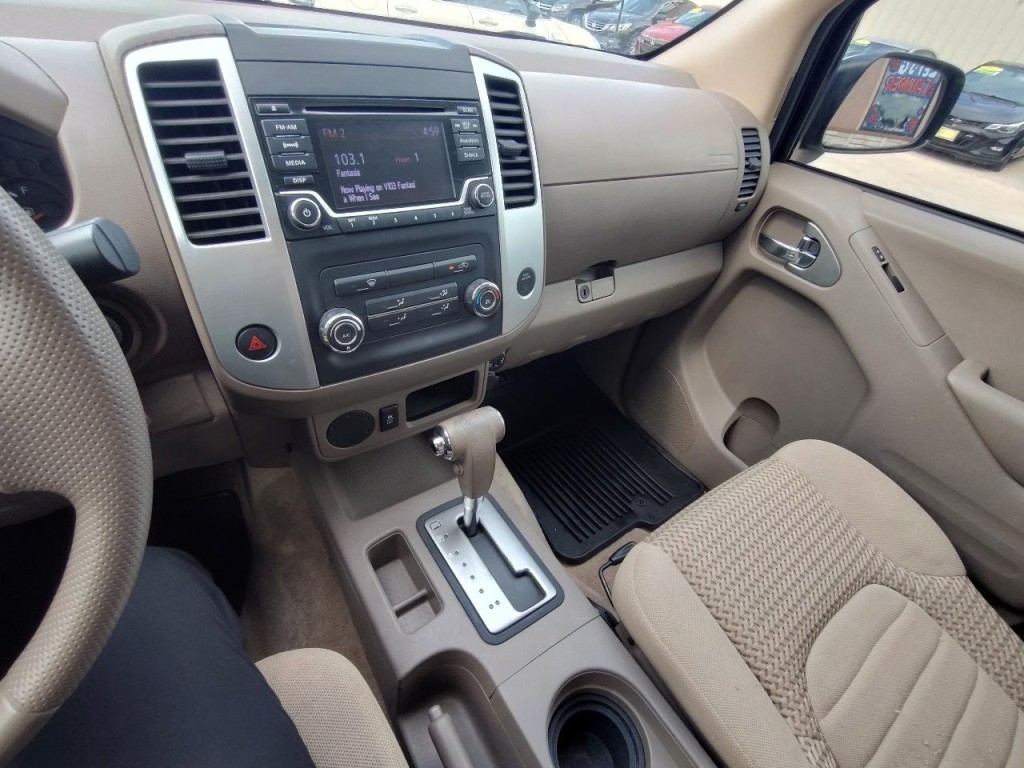 2017 Nissan Frontier Image 21