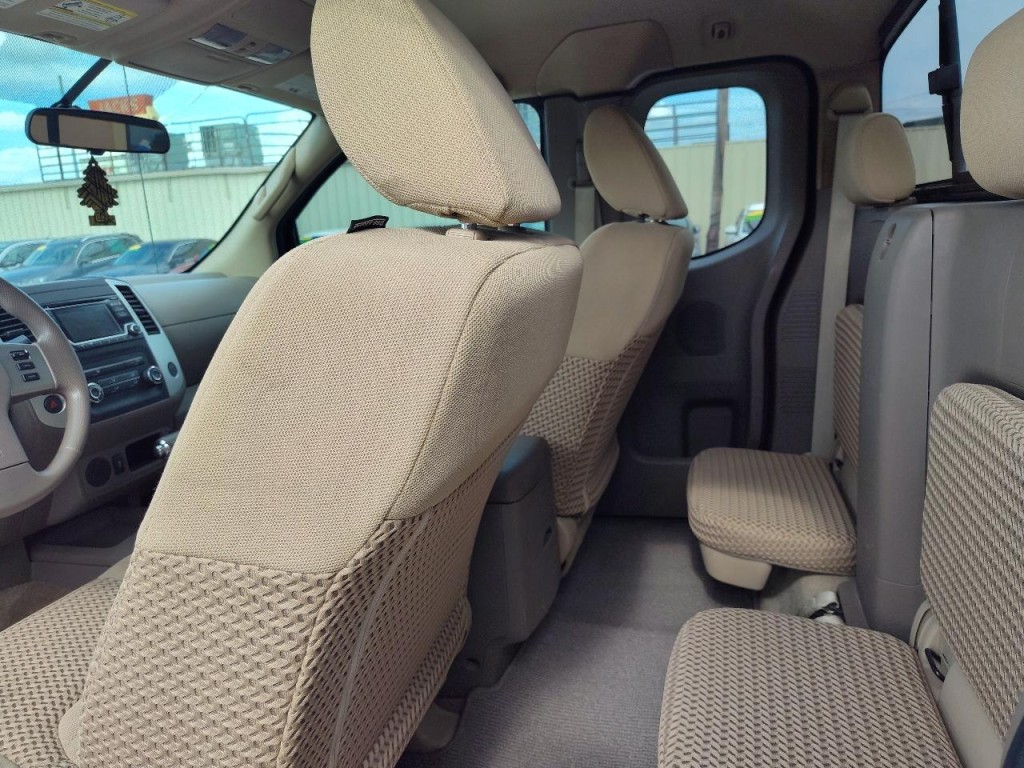 2017 Nissan Frontier Image 27