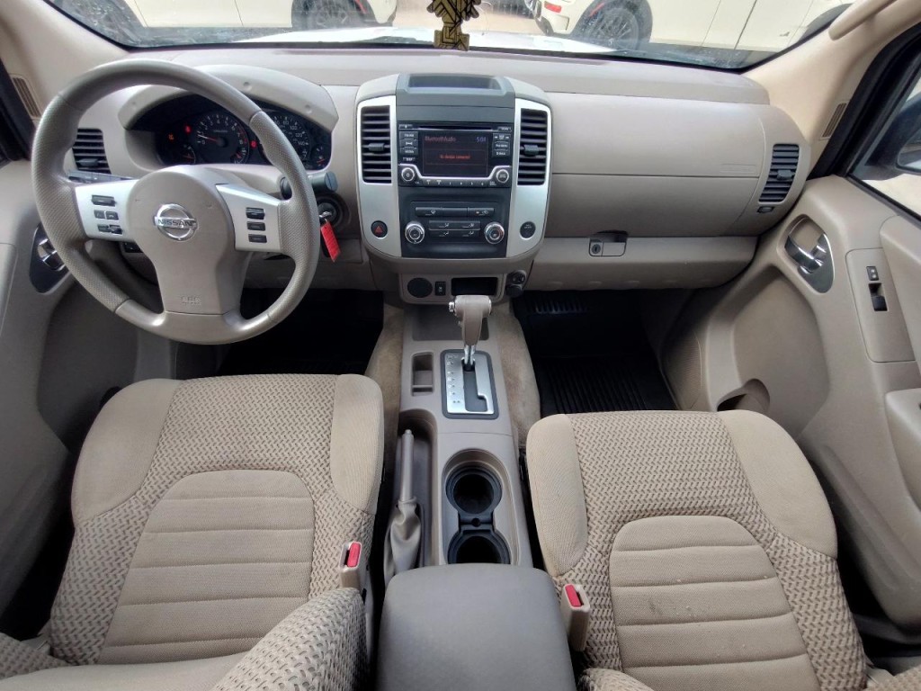 2017 Nissan Frontier Image 28