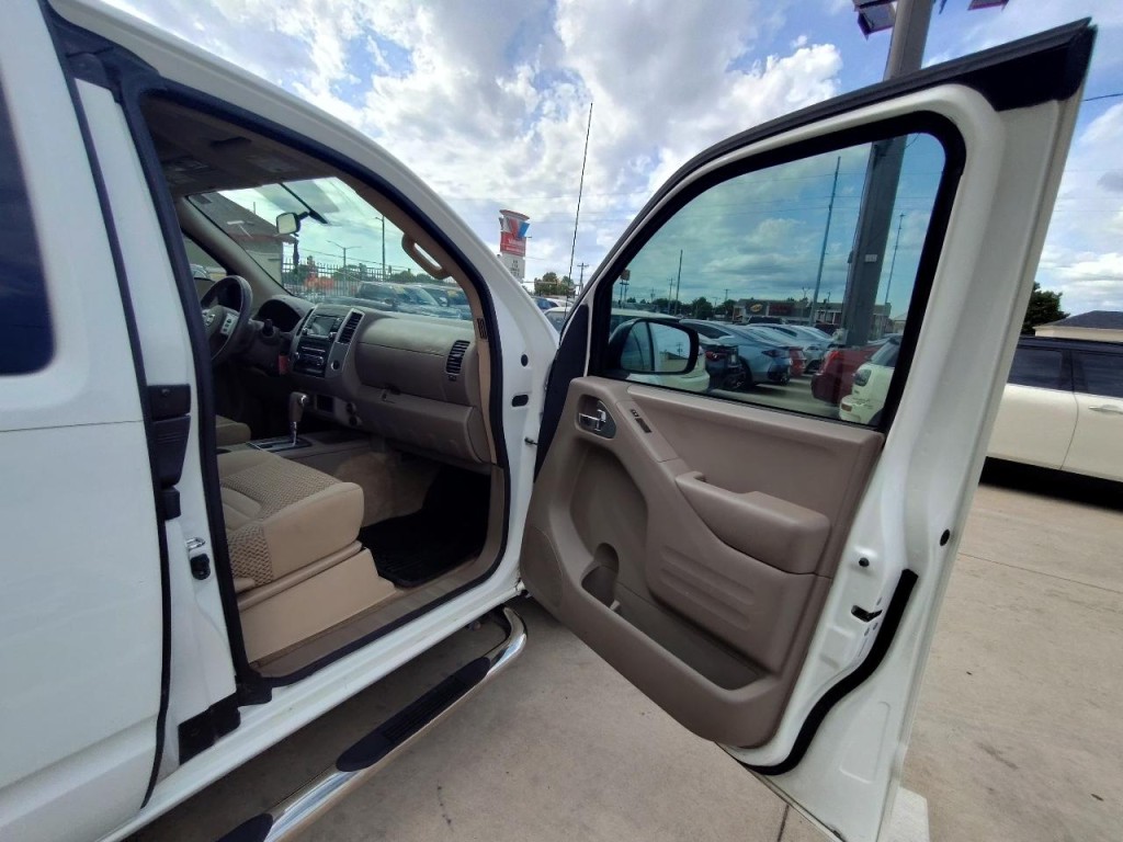 2017 Nissan Frontier Image 31