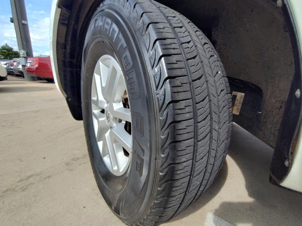 2017 Nissan Frontier Image 39