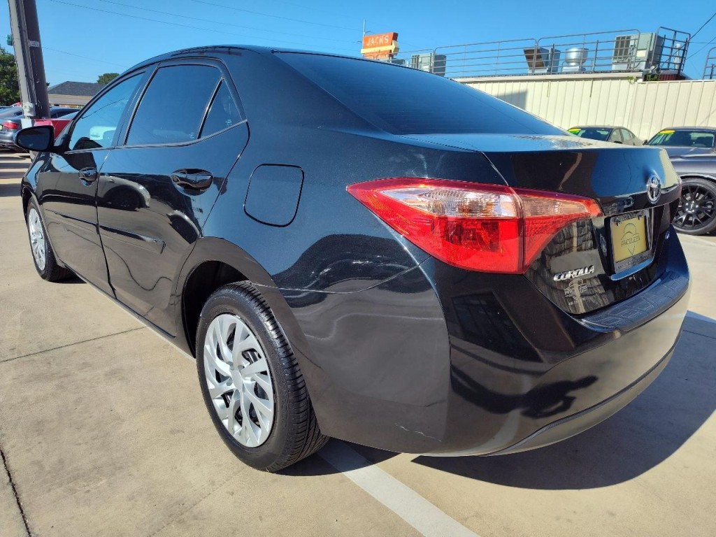 2018 Toyota Corolla Image 6