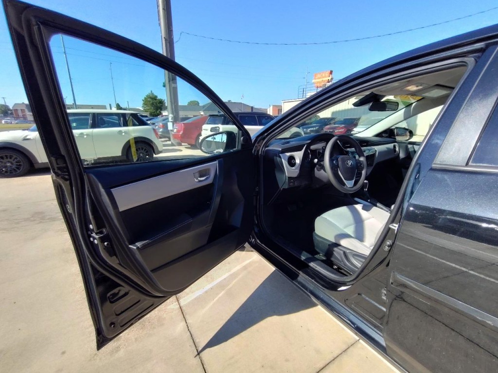 2018 Toyota Corolla Image 14