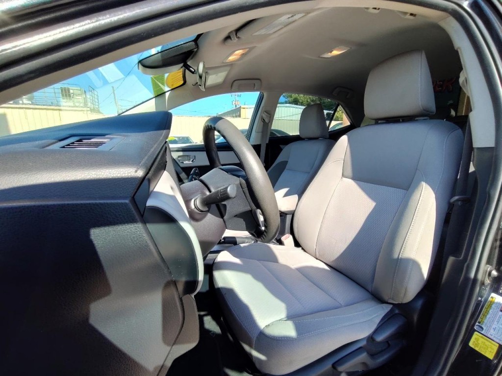 2018 Toyota Corolla Image 16
